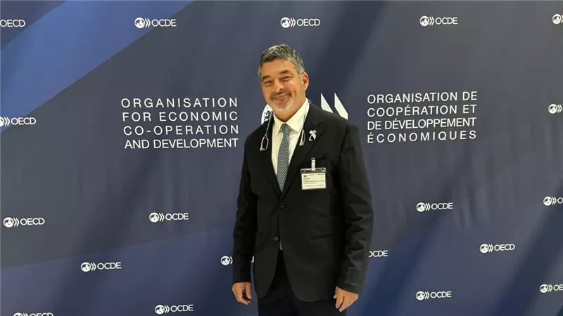 عمرو سليمان يمثل القومي للمرأة بمنتدى OECD في باريس