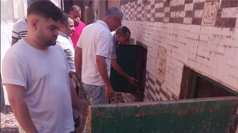 «نيوز رووم» ترصد.. ومحافظ القليوبية يستجيب لفحص تجمعات المياه بمقابر الشموت