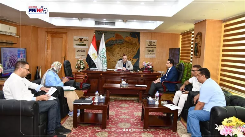 محافظ الفيوم يؤكد على ضرورة رفع الوعي لدى طلاب الجامعات والمدارس 
