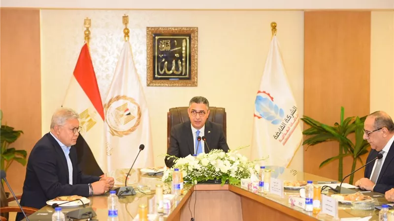 وزير التموين يتابع تطوير القابضة الغذائية ويطمئن على المخزون الاستراتيجي للسلع