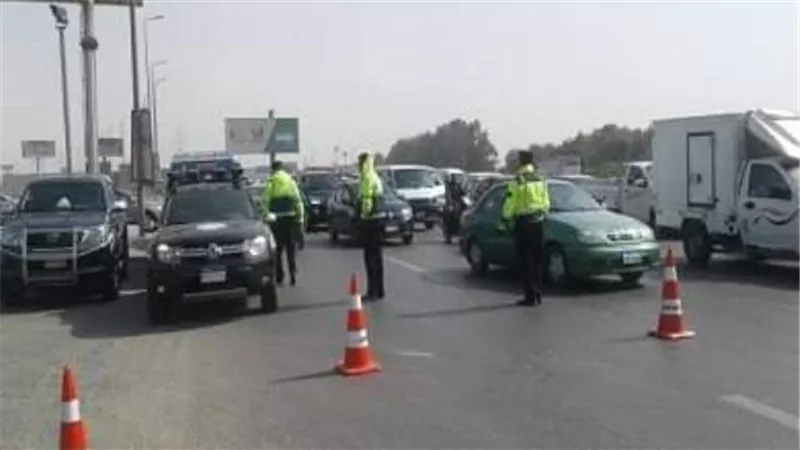 حملات مرورية مكثفة بالقاهرة تسفر عن 2565 مخالفة فى يوم