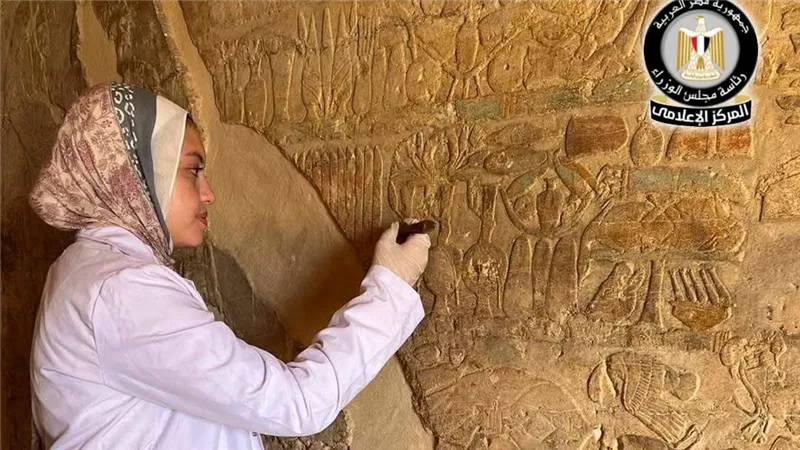 كشف أثري جديد بسقارة... اكتشاف 3 مقابر صخرية من عصر الدولة الحديثة بجبانة البوباسطيون 