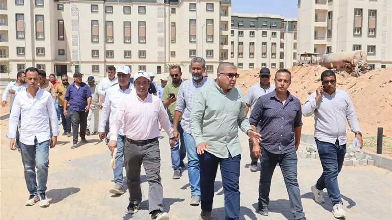وزيرة الإسكان تتابع موقف مشروعات العاشر وحدائق العاشر من رمضان