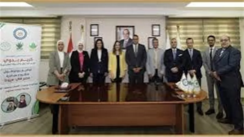 توقيع بروتوكولي تعاون لدعم علاج مرضي الحروق وأمراض العيون