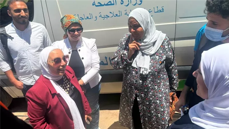 قافلة مجتمعية موسعة للكشف على ٥٣٣ مواطنًا بالقنطرة غرب بالإسماعيلية