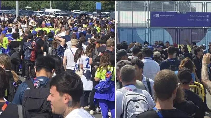 فوضى تنظيمية تسبق نهائي كأس العالم.. اشتباكات وطوابير في ملعب ميتلايف