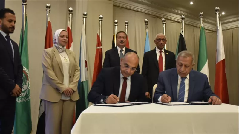  محافظا بورسعيد وشمال سيناء يشهدان ورشة عمل ومعرض الشركات عن النقل واللوجستيات