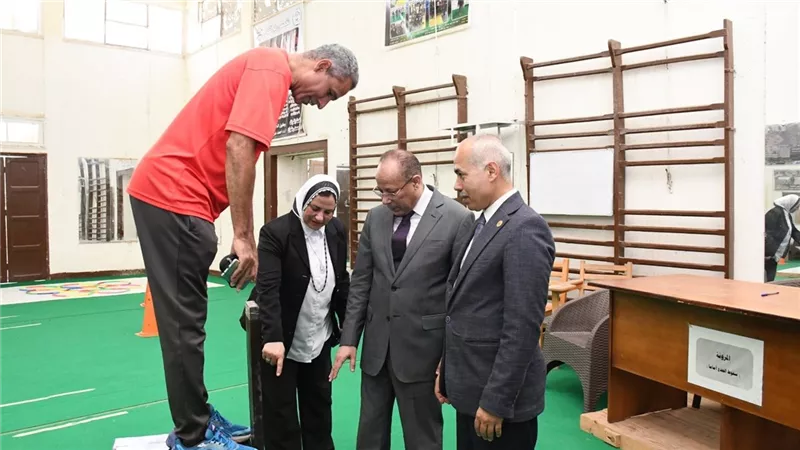  نائب رئيس جامعة قناة السويس يتفقد جاهزية كلية علوم الرياضة 