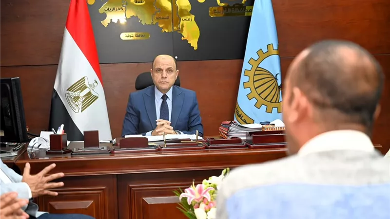 محافظ الغربية يعقد اللقاء الأسبوعي بالمواطنين لمناقشة الشكاوى والطلبات 