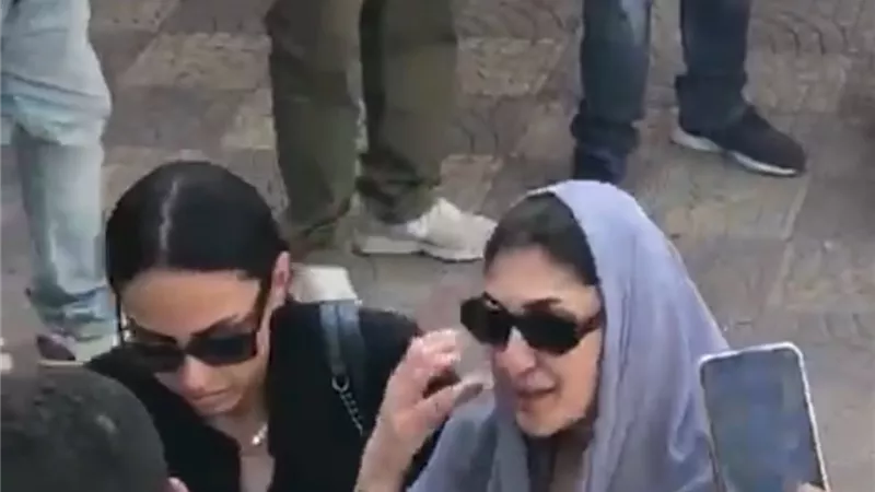انهيار شقيقه وغياب نجوم الفن .. أبرز لقطات جنازة أحمد جلال عبدالقوي |صور