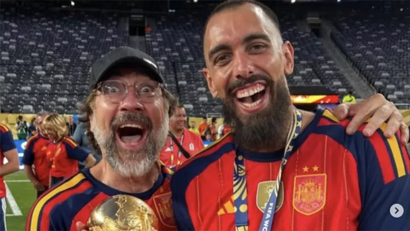 من روساليا إلى مايا خليفة.. مشاهير احتفلوا بتتويج إسبانيا بالمونديال