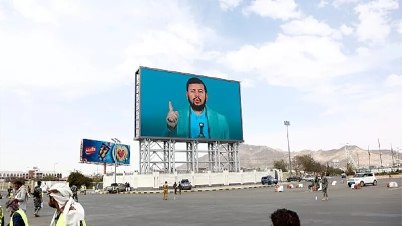الحوثيون يردون على السعودية بعد إعلان حظر الملاحة.. واليمن تؤيد الرياض