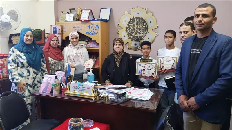 منطقة السويس الأزهرية تكرم حفظة القرآن الكريم بالرواق الأزهري بمعهد الفتيات