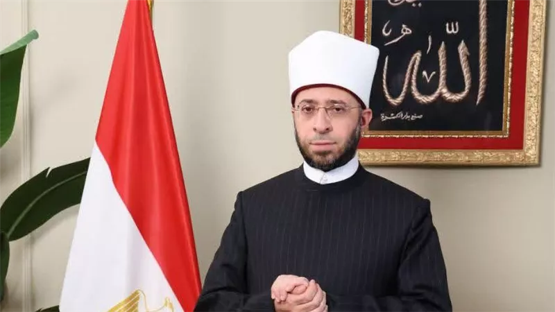 وزير الأوقاف يزور مفتي الجمهورية للاطمئنان على صحته