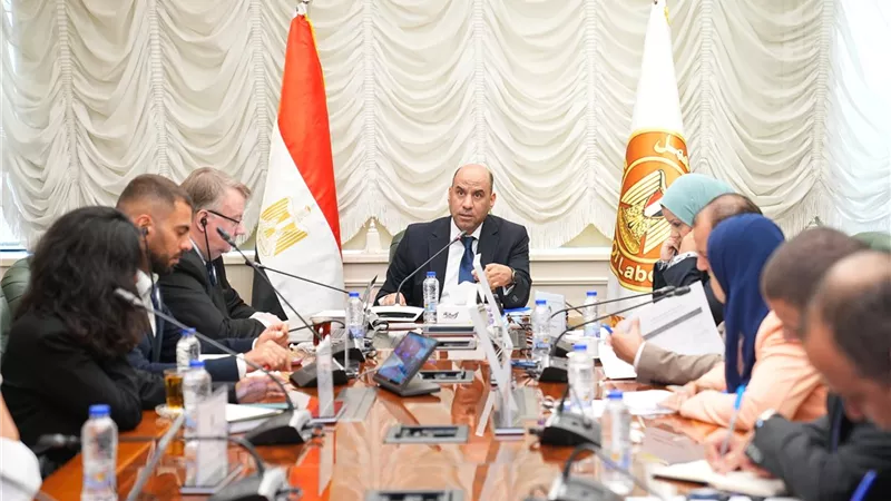 «العمل» والمنظمة الدولية يضعان خارطة طريق لـ«العمل اللائق» بمصر