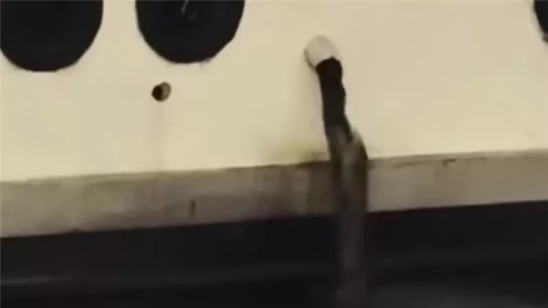مشربتش من نيلها.. مواطنون يوثقون واقعة تصريف مياه صرف من فندق بالاقصر