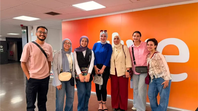 إعلام القاهرة تشارك في المدرسة الصيفية بجامعة أوتونوما برشلونة بأسبانيا