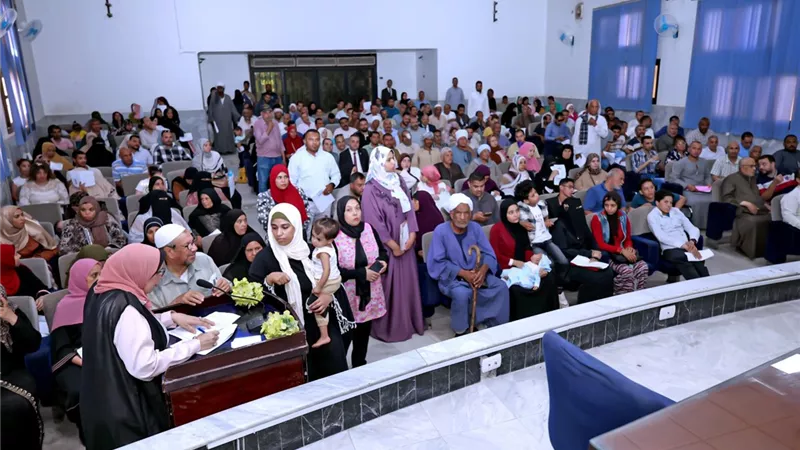 محافظ سوهاج يعقد اللقاء الجماهيري ويوجه بسرعة الاستجابة لمطالب المواطنين