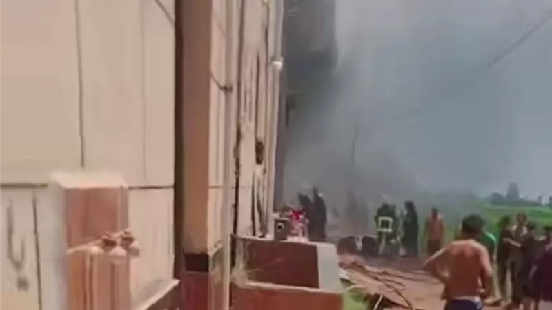 السيطرة على حريق بمصنع فايبر في المحلة الكبرى.. وخسائر مادية دون إصابات