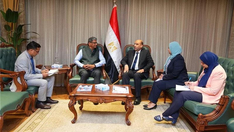 وزير العمل والسفير الهندي يبحثان التعاون في التدريب ودعم الاستثمار