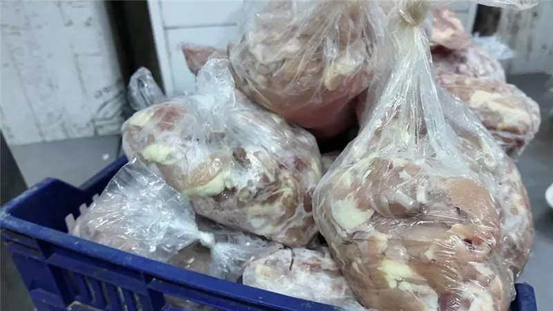  ضبط نصف طن دواجن مجهولة المصدر خلال حملة تموينية بكفر الشيخ