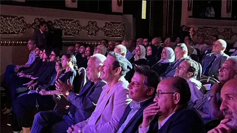 بحضور نجوم الفن..المسرح القومي يحتفي بذكرى عبد العزيز مخيون في حفل حضور السيرة