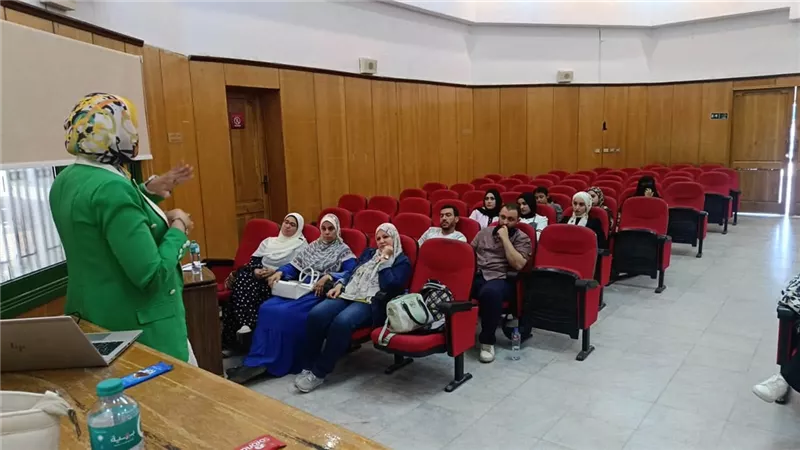 الرعاية الصحية بالسويس تنظم برنامجا تدريبيا في الصيدلة الإكلينيكية 