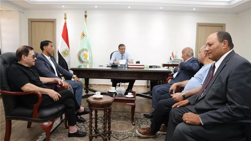 وزير الزراعة يلتقي «منتجي الدواجن» لبحث آليات تطوير الصناعة ودعم المربين