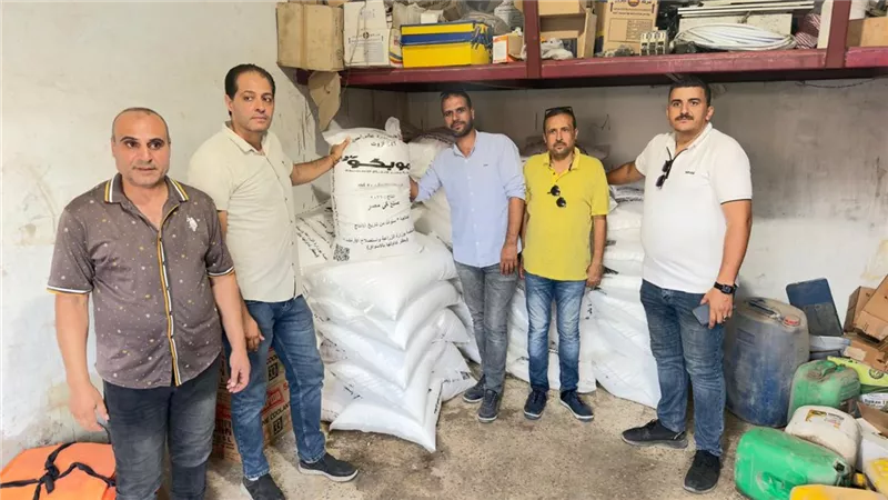 ضبط 46 شيكارة سماد مدعم و70 عبوة مبيدات منتهية الصلاحية بحملة بكفر الدوار
