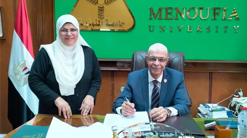 رئيس جامعة المنوفية يعتمد نتائج الفرق الدراسية بكلية الإعلام