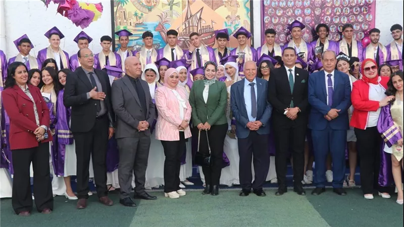 نقيب المعلمين يشهد احتفالية تخرج طلاب الدبلومة الأمريكية دفعة 2025/2026 