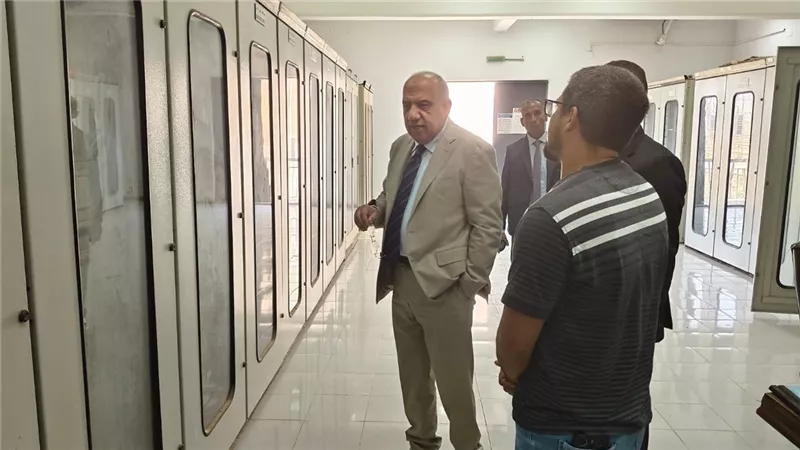 وزير الكهرباء يتفقد محطة محولات القاهرة الجديدة لمتابعة استقرار الشبكة