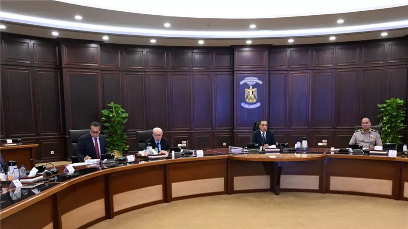 مدبولي: الحكومة تعمل على زيادة المخزون الاستراتيجي من المواد البترولية المتنوعة