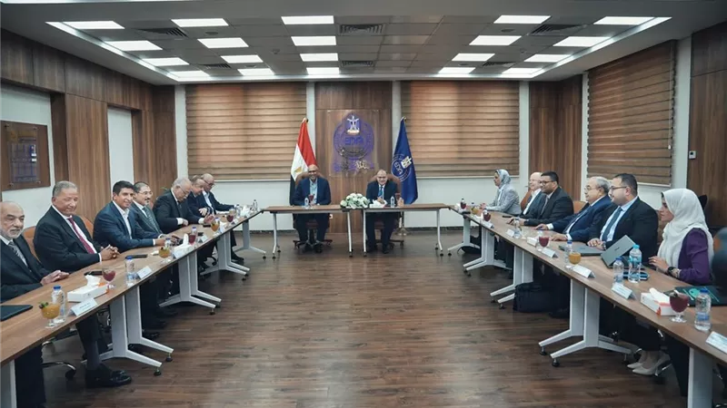 رئيس هيئة الدواء يبحث مع غرفة الصناعة استقرار سوق الدواء وتعزيز التنافس