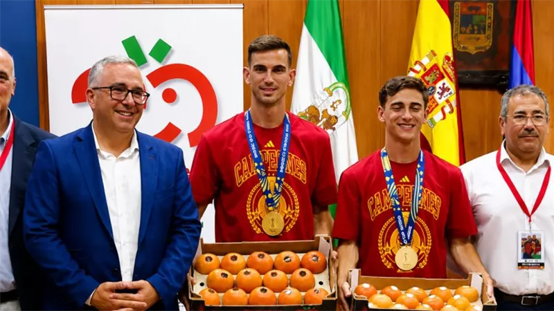  أبطال المونديال يتقاضون وزنهم طماطم: مكافأة غريبة لمنتخب إسبانيا 