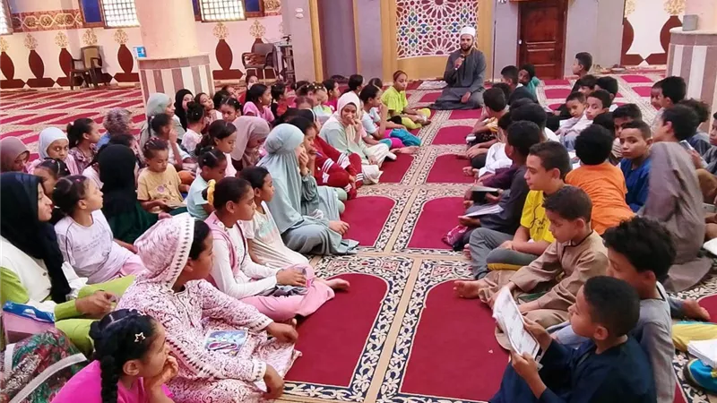 مواصلة تنفيذ النشاط الصيفى للأطفال داخل مساجد أسوان 