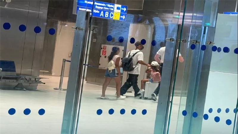 صلاح في عطلة باليونان مع عائلته وجماهير بشكتاش تحلم بوصوله