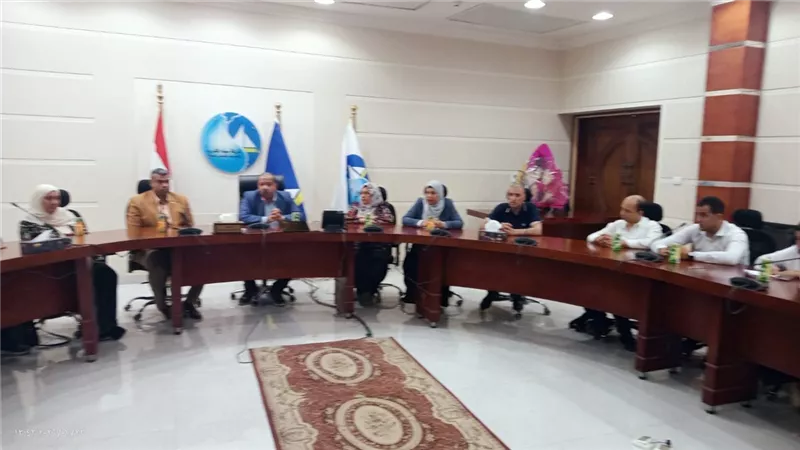 رئيس مياه دمياط يبحث مع اتحاد 