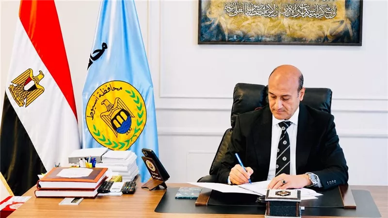 محافظ أسيوط يصدر حركة لنواب رؤساء المراكز والأحياء لتعزيز كفاءة الأداء