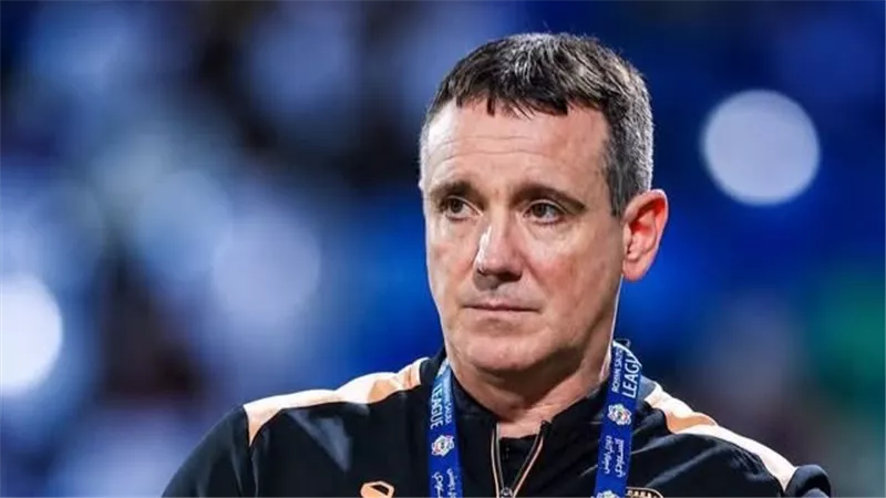 غموض في الزمالك.. تأخر توقيع عقود 