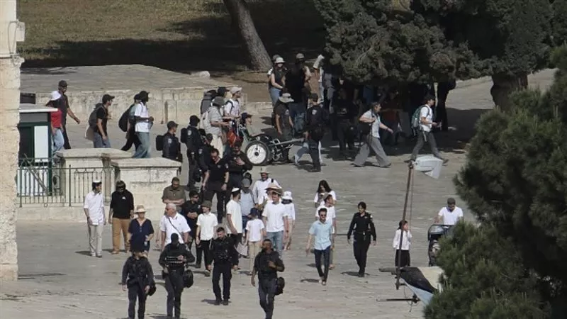 بالتزامن مع اقتحام الأقصى.. عملية طعن قرب نابلس تصيب إسرائيليًا