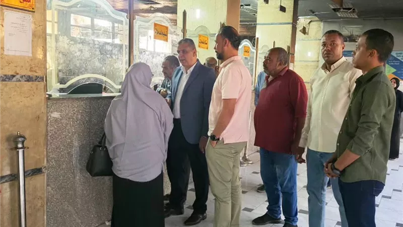 نائب محافظ أسوان يتابع جهود إنهاء المعاملات بالمركز التكنولوجى      