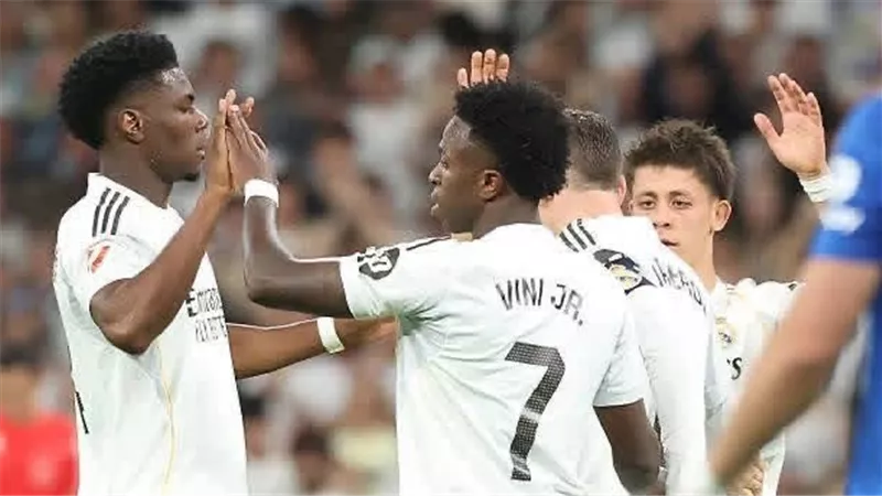 نجم ريال مدريد يقترب من الانتقال لفيورنتينا الإيطالي على سبيل الإعارة 