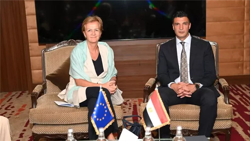 وزير الصناعة يبحث مع الاتحاد الأوروبي تعزيز التعاون والاستثمار المشترك بمصر