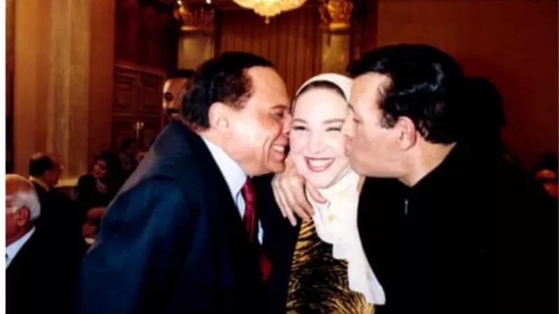 هند سعيد صالح تحيي ذكرى والدها بصورة مع الزعيم عادل إمام