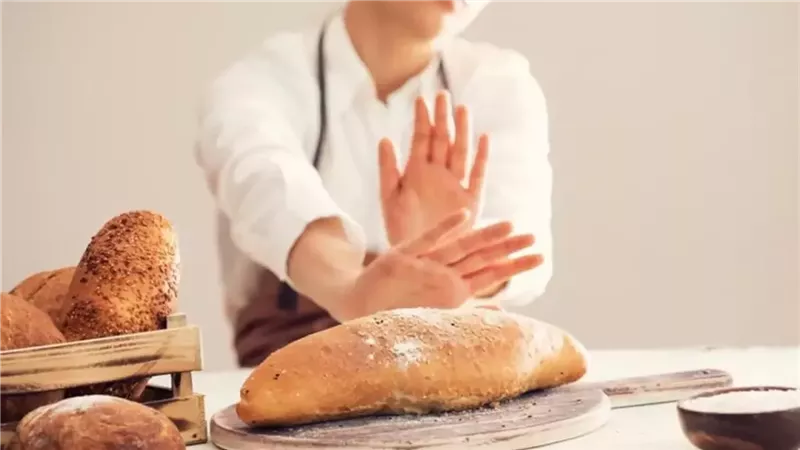 ليس الحل السحري لإنقاص الوزن.. ماذا يحدث لجسمك عند التوقف عن تناول الخبز؟