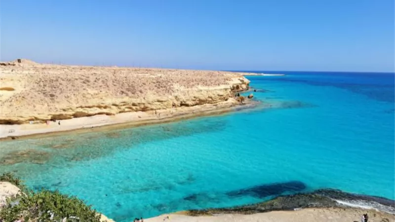 ارتفاع الأمواج لـ 3 أمتار.. استمرار غلق 3 شواطئ مفتوحة بمطروح لليوم الرابع