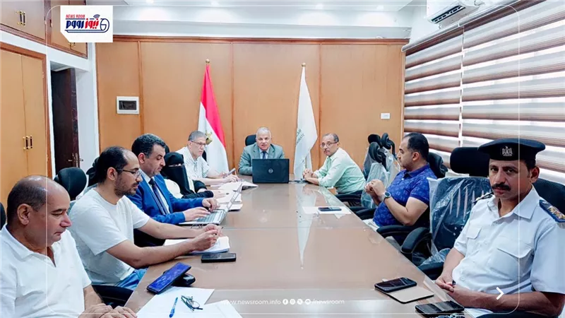 مدير تعليم الفيوم يتابع امتحانات الشهادة الإعدادية من غرفة العمليات الرئيسية 