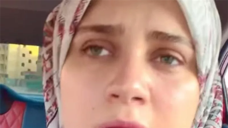  أم تحذر من الإندومي بعد إصابة طفليها بأعراض تسمم حادة وجفاف شديد