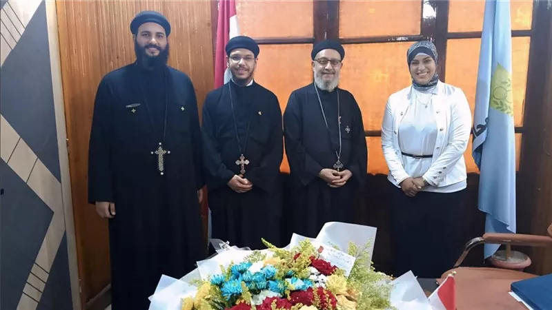 وكيل مطرانية كفر الشيخ ودمياط يهنئ رئيس مدينة بيلا بمنصبها الجديد| صور